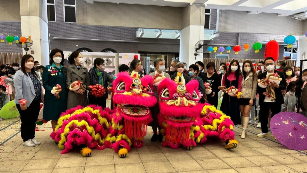 集古村舞獅表演
