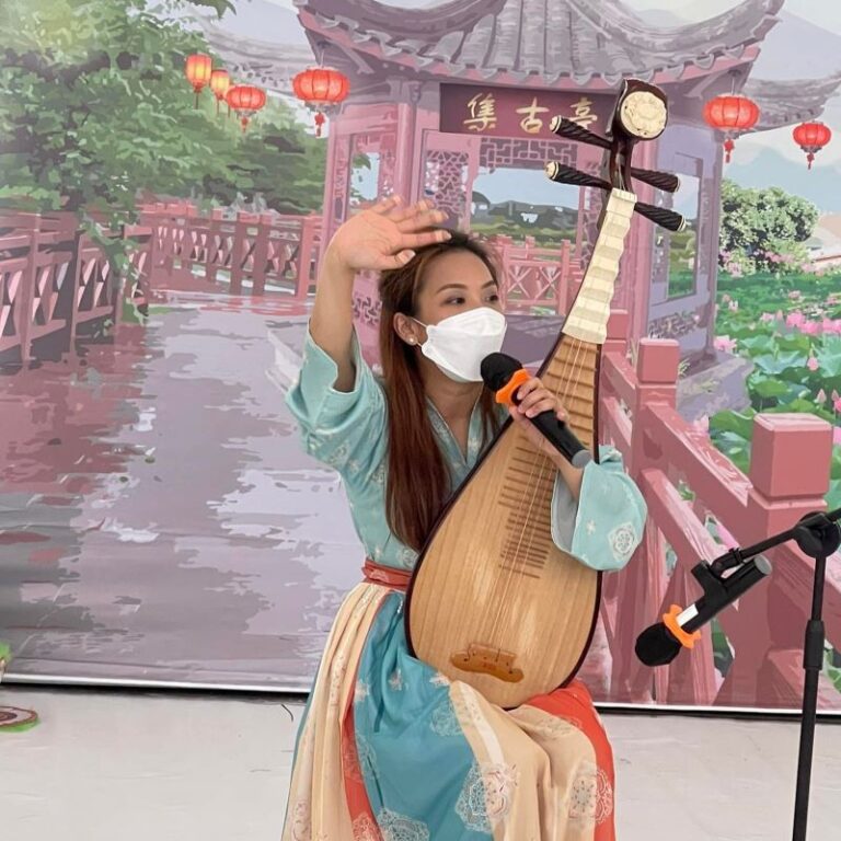 琵琶演奏