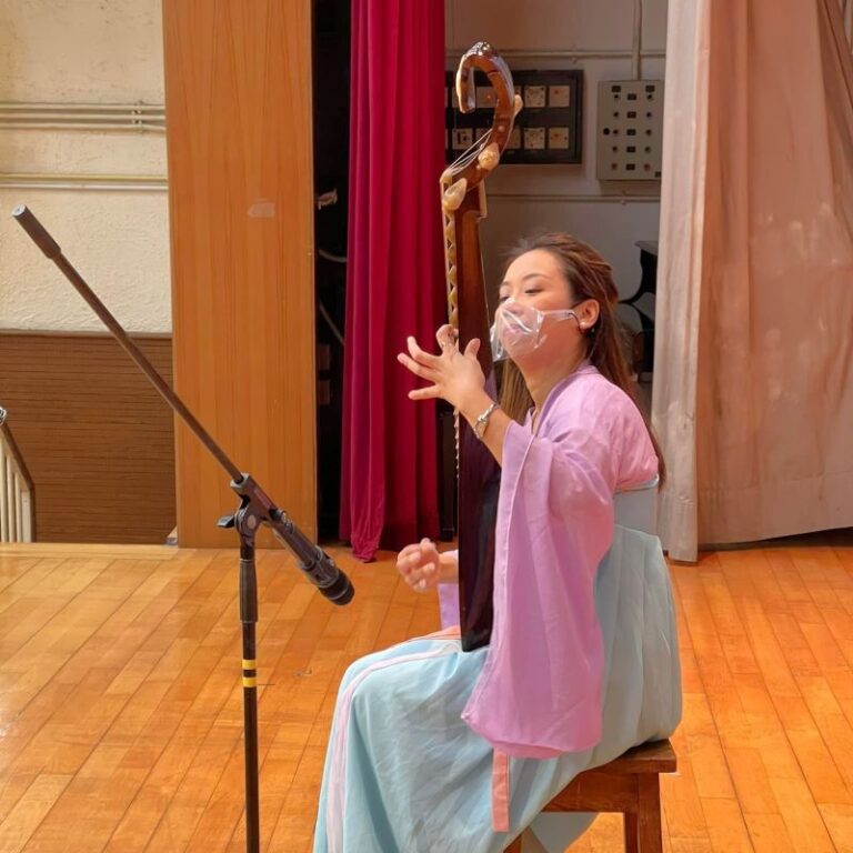 琵琶演奏