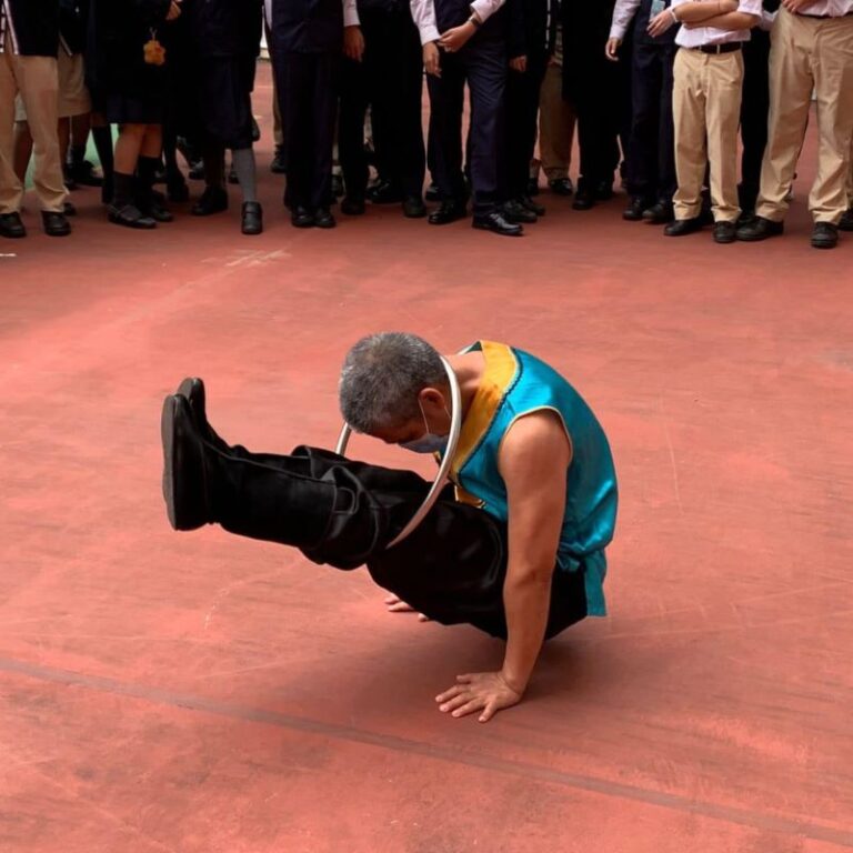 中國雜技-縮骨功