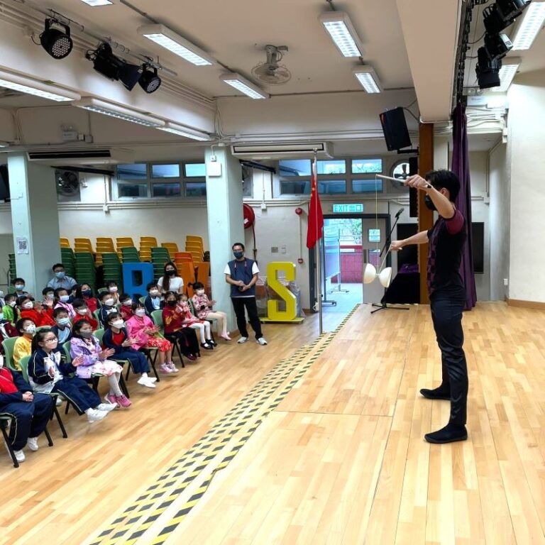 扯鈴表演-佛教榮茵學校