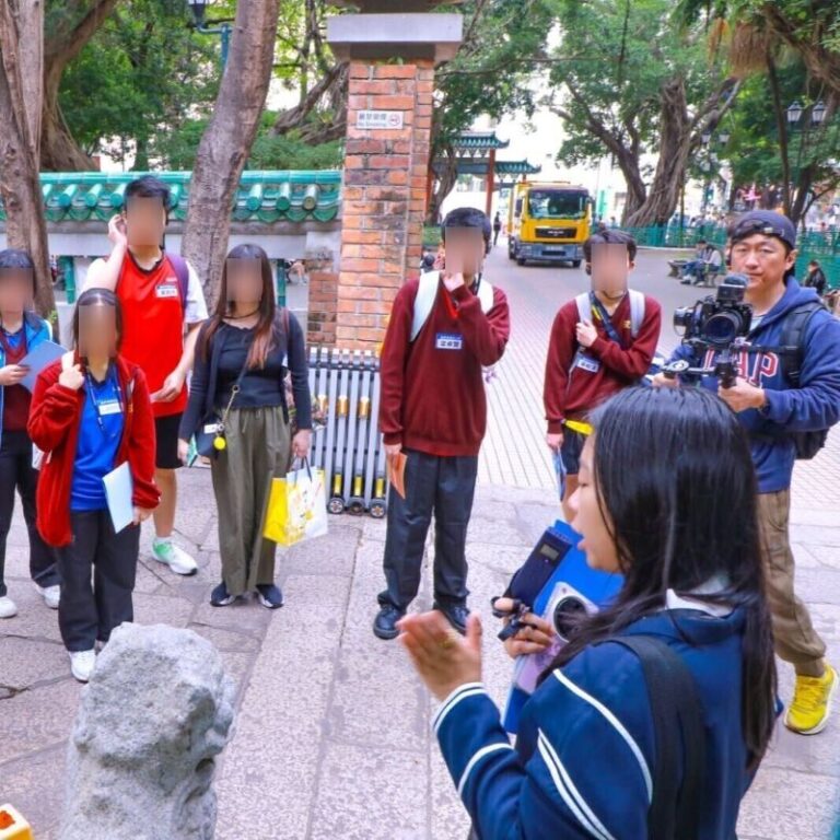 散步學兩文三語