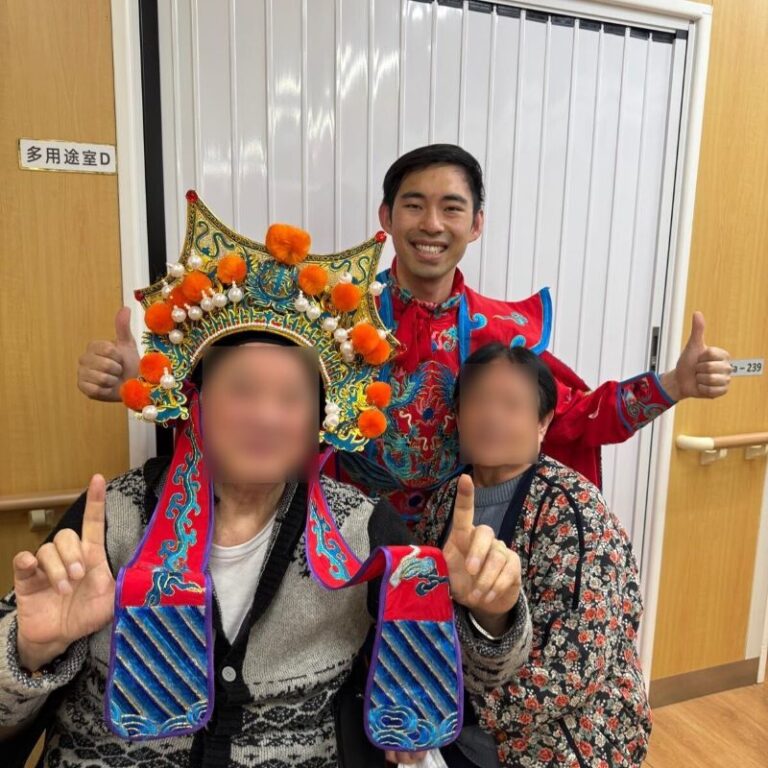 綠山居護老院變臉義演