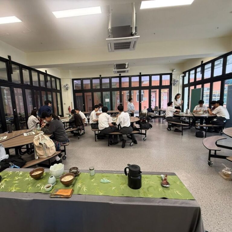 陳震夏中學 茶百戲